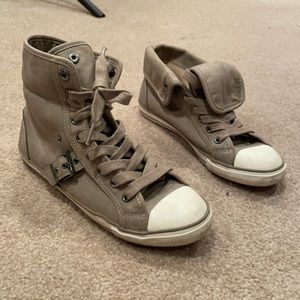 Low AND high top, Converse Style Aldo sneaker